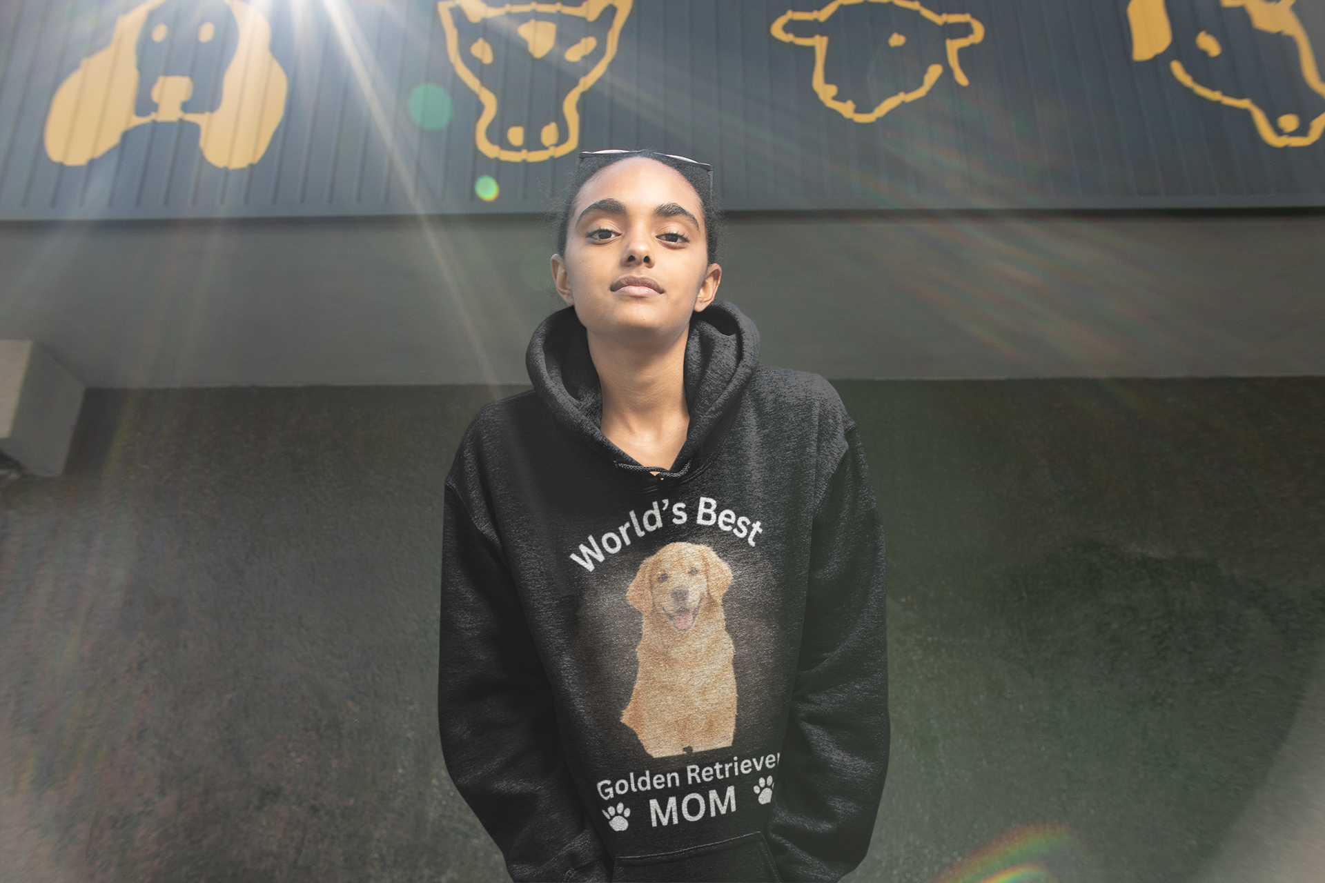 World’s Best Golden Retriever Mom - Premium Lightweight Hoodie Tee