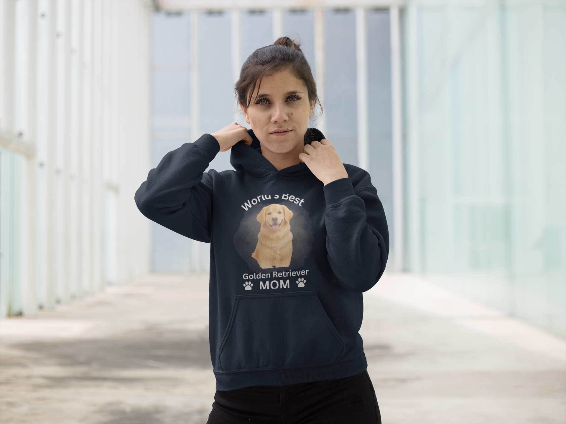 World’s Best Golden Retriever Mom - Premium Lightweight Hoodie Tee